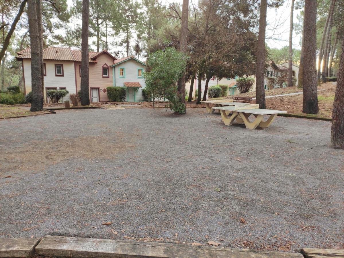 Un Nid Dans La Pinede Villa Lacanau Buitenkant foto